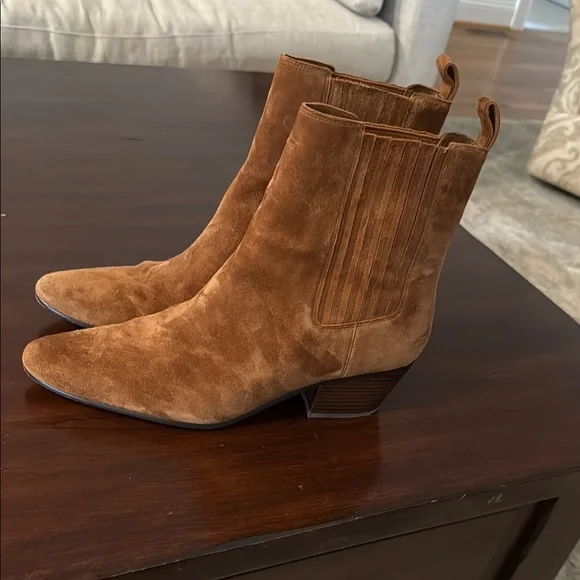 J. Crew Brown Chelsea Ankle Boots with Low Heel and Suede Material - Picture 4 of 6